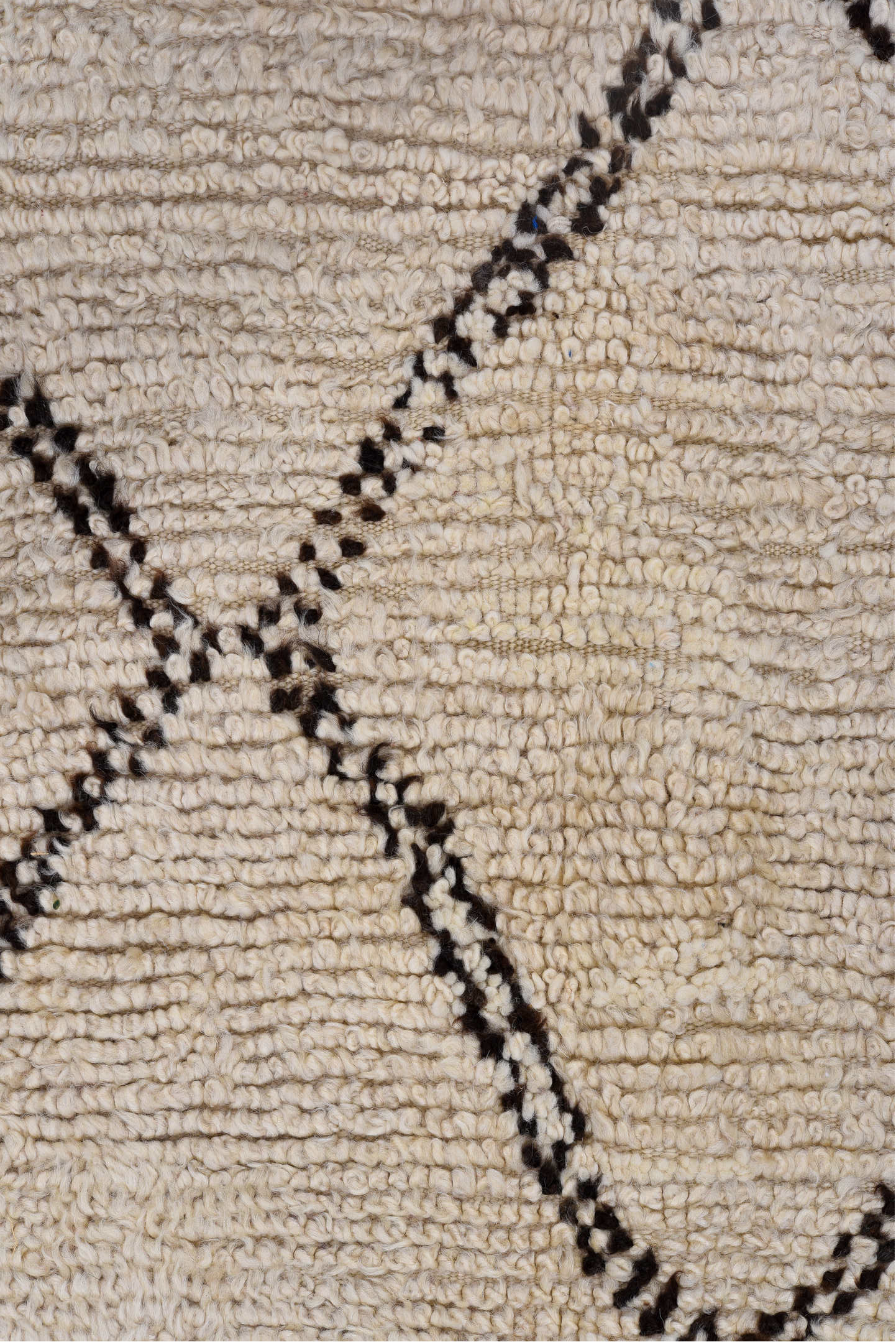 5' x 9' one-of-a-kind handmade vintage Moroccan medium size rug. Color palette: black, brown, gainsboro, gray, light gray