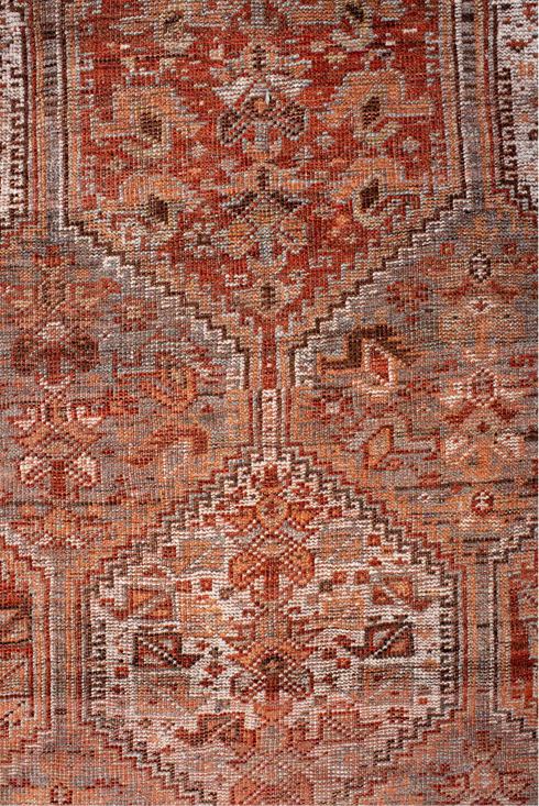 Antique Shiraz Area Rug (6' x 9')