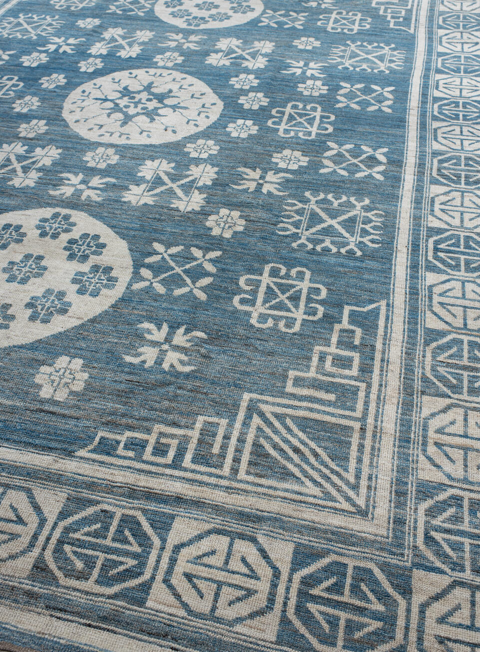 9' x 14' one-of-a-kind handmade vintage Oushak large size rug. Color palette: gray, blue, off-white, light blue, light gray