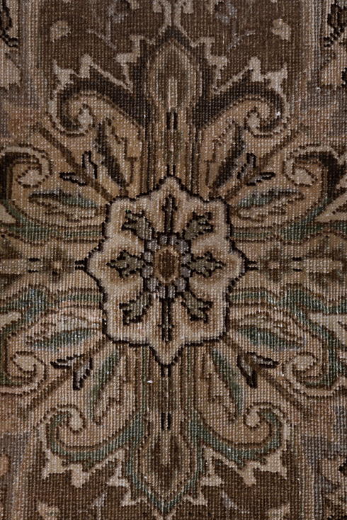 Antique Heriz Area Rug (6' x 9')