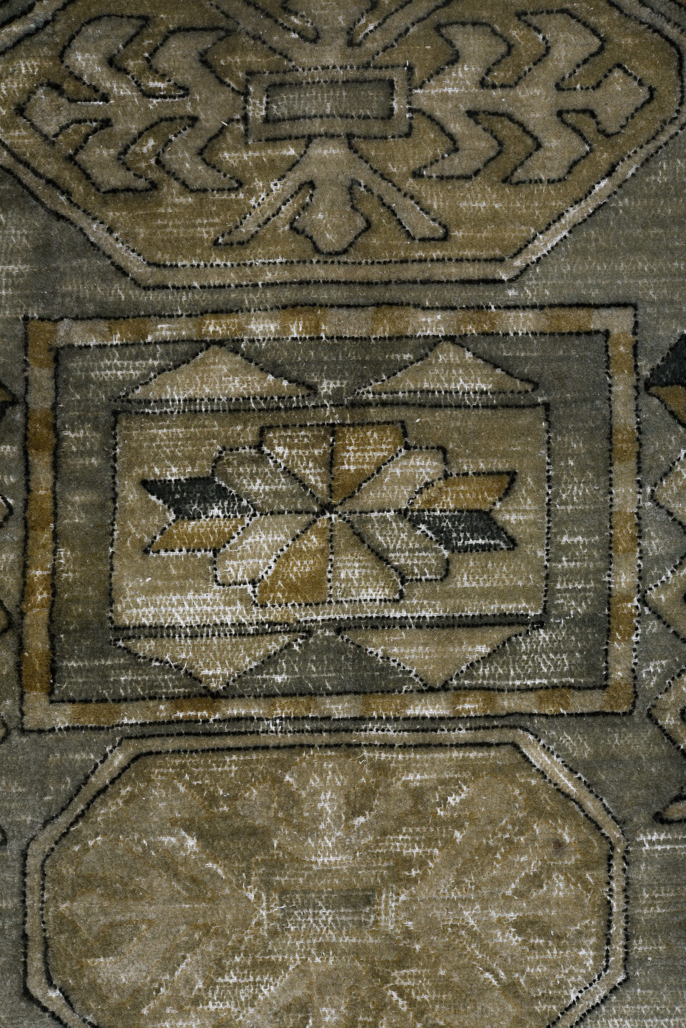 9' x 12' one-of-a-kind handmade vintage Hooked large size rug. Color palette: black, gainsboro, gray, light gray, off-white