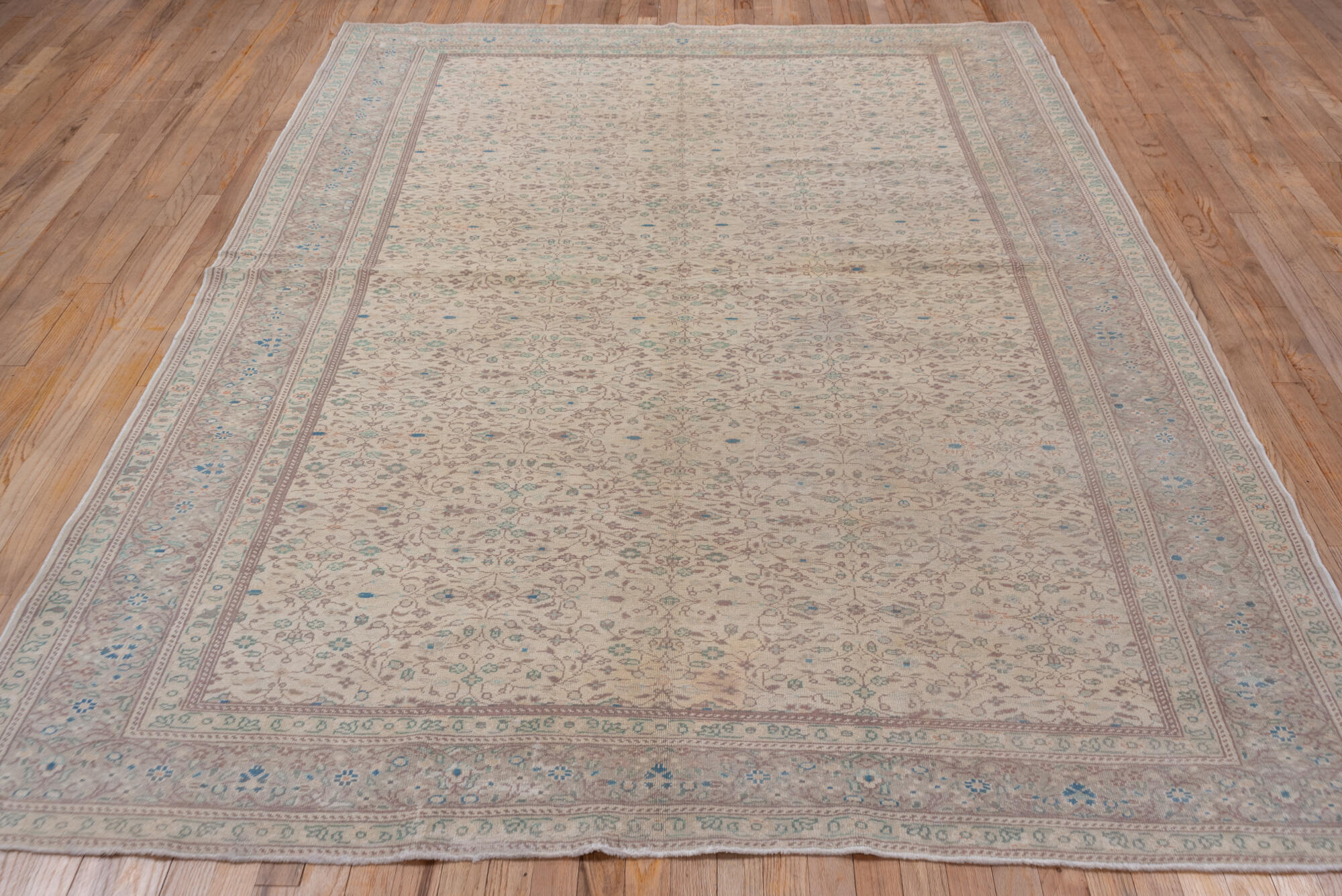 6' x 9' one-of-a-kind handmade vintage Sivas medium size rug. Color palette: dark gray, gray, light gray, light slate gray
