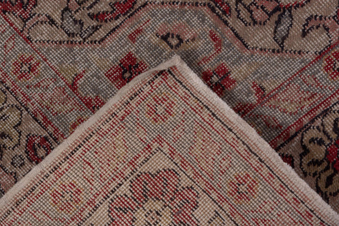 Vintage Sivas Area Rug (4' x 7')