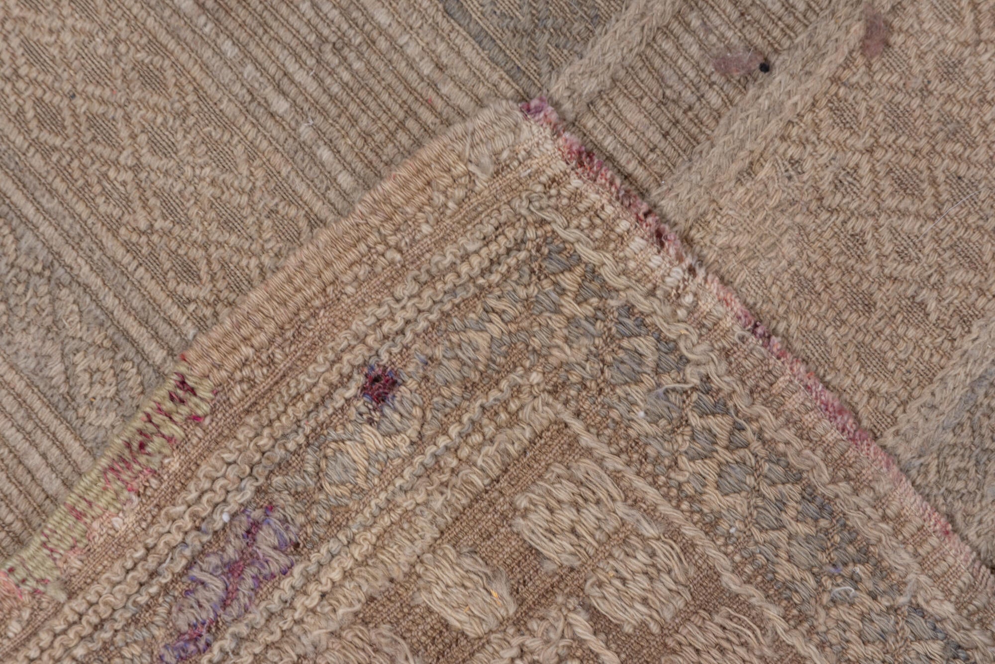 5' x 9' one-of-a-kind handmade vintage Jijim medium size rug. Color palette: gray, light gray, off-white, pink, snow, white