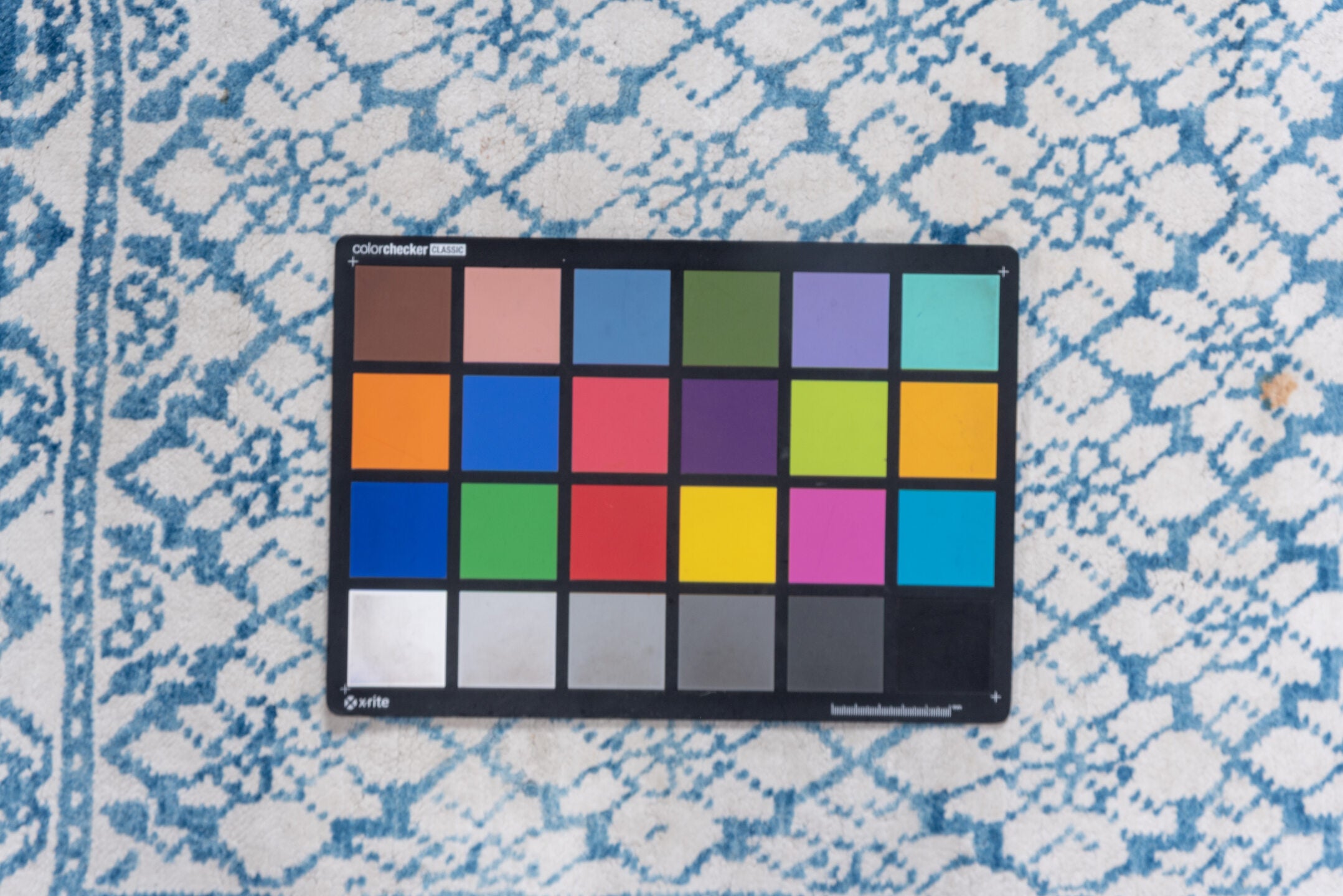 4' x 6' one-of-a-kind handmade vintage Agra small size rug. Color palette: light blue, gray, blue, light gray, off-white