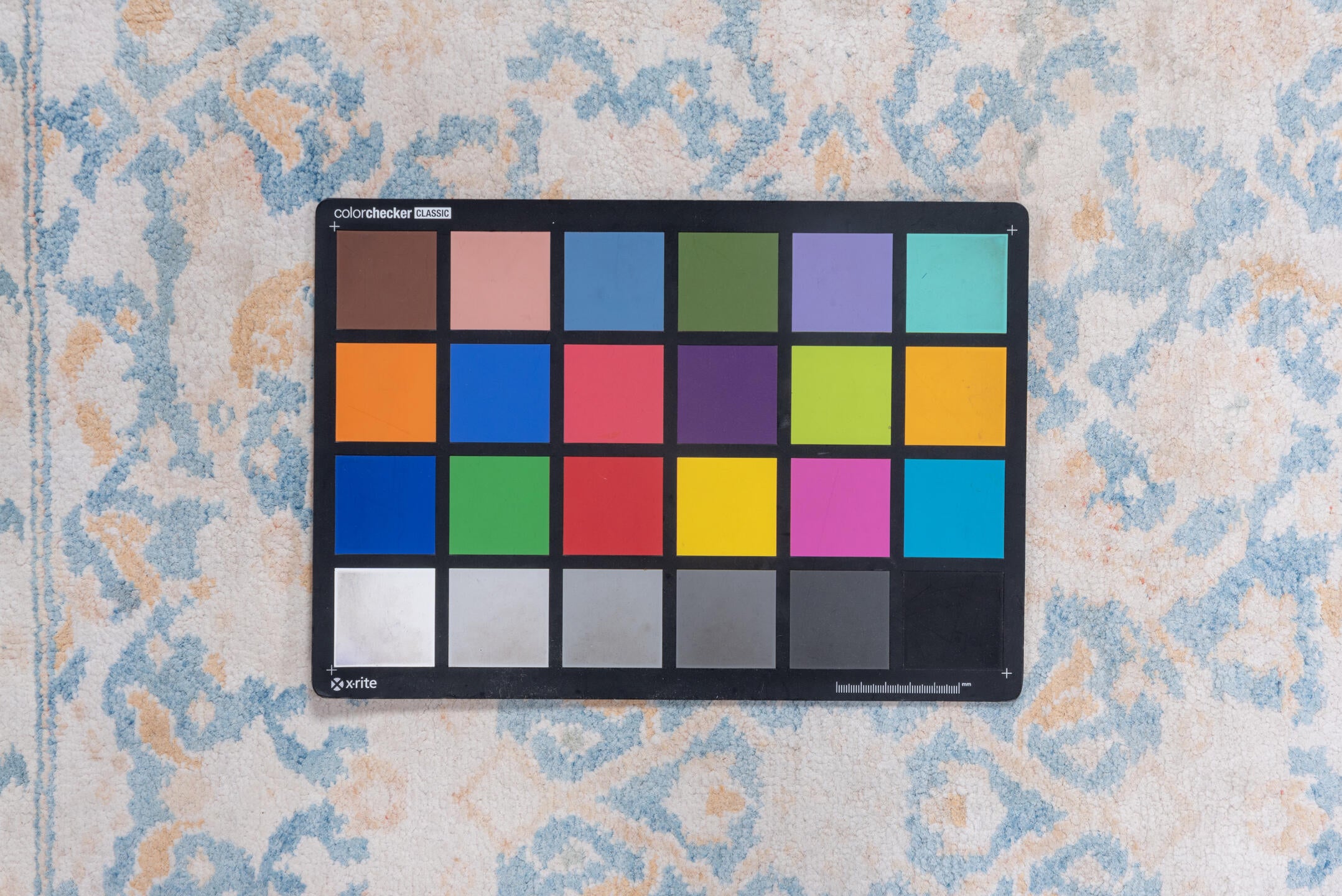 4' x 6' one-of-a-kind handmade vintage Agra small size rug. Color palette: gray, light blue, off-white, light gray, brown