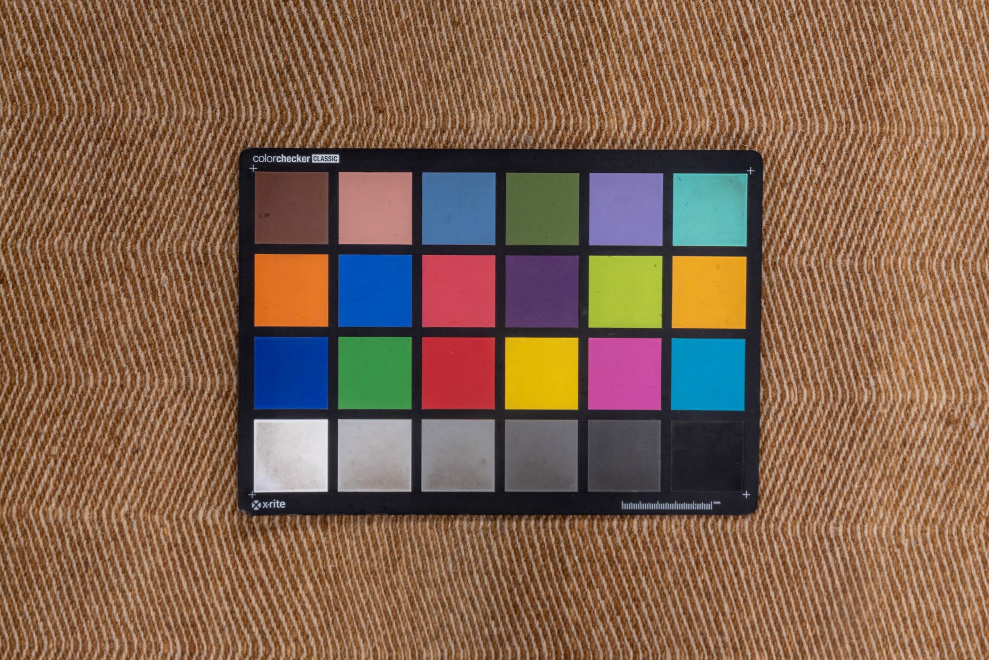 3' x 5' one-of-a-kind handmade vintage Kilim small size rug. Color palette: brown, gray, light gray, off-white, pink, snow