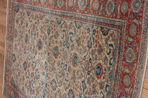 Vintage Kaisary Area Rug (5' x 7')