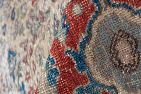 Vintage Kaisary Area Rug (5' x 7')