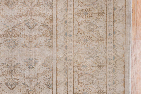 Vintage Kaisary Area Rug (7' x 10')