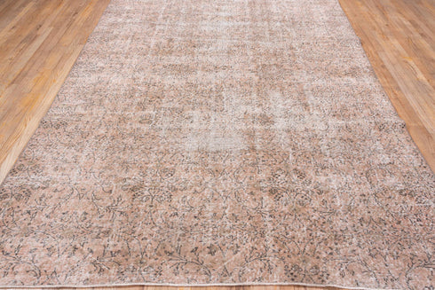 Vintage Kaisary Area Rug (7' x 10')