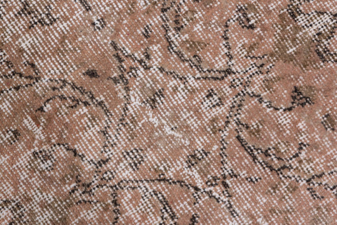 Vintage Kaisary Area Rug (7' x 10')