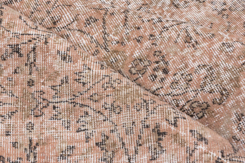 Vintage Kaisary Area Rug (7' x 10')