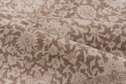 Vintage Hereke Area Rug (6' x 9')