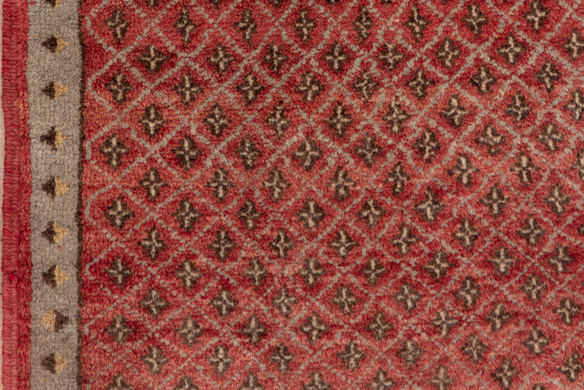 3' x 5' one-of-a-kind handmade vintage Oushak small size rug. Color palette: brown, pink, red