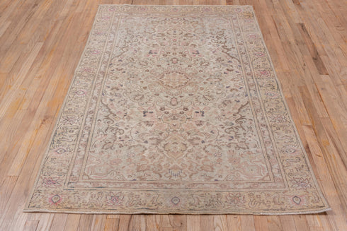 Vintage Kaisary Area Rug (4' x 6')