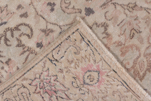 Vintage Kaisary Area Rug (4' x 6')