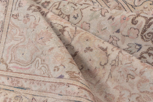 Vintage Kaisary Area Rug (4' x 6')