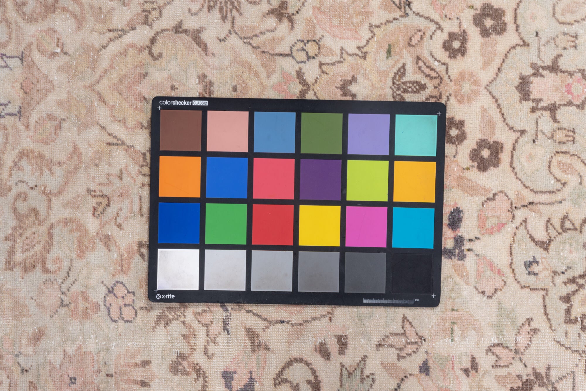 4' x 6' one-of-a-kind handmade vintage Kaisary small size rug. Color palette: dim gray, gray, light gray, off-white, pink