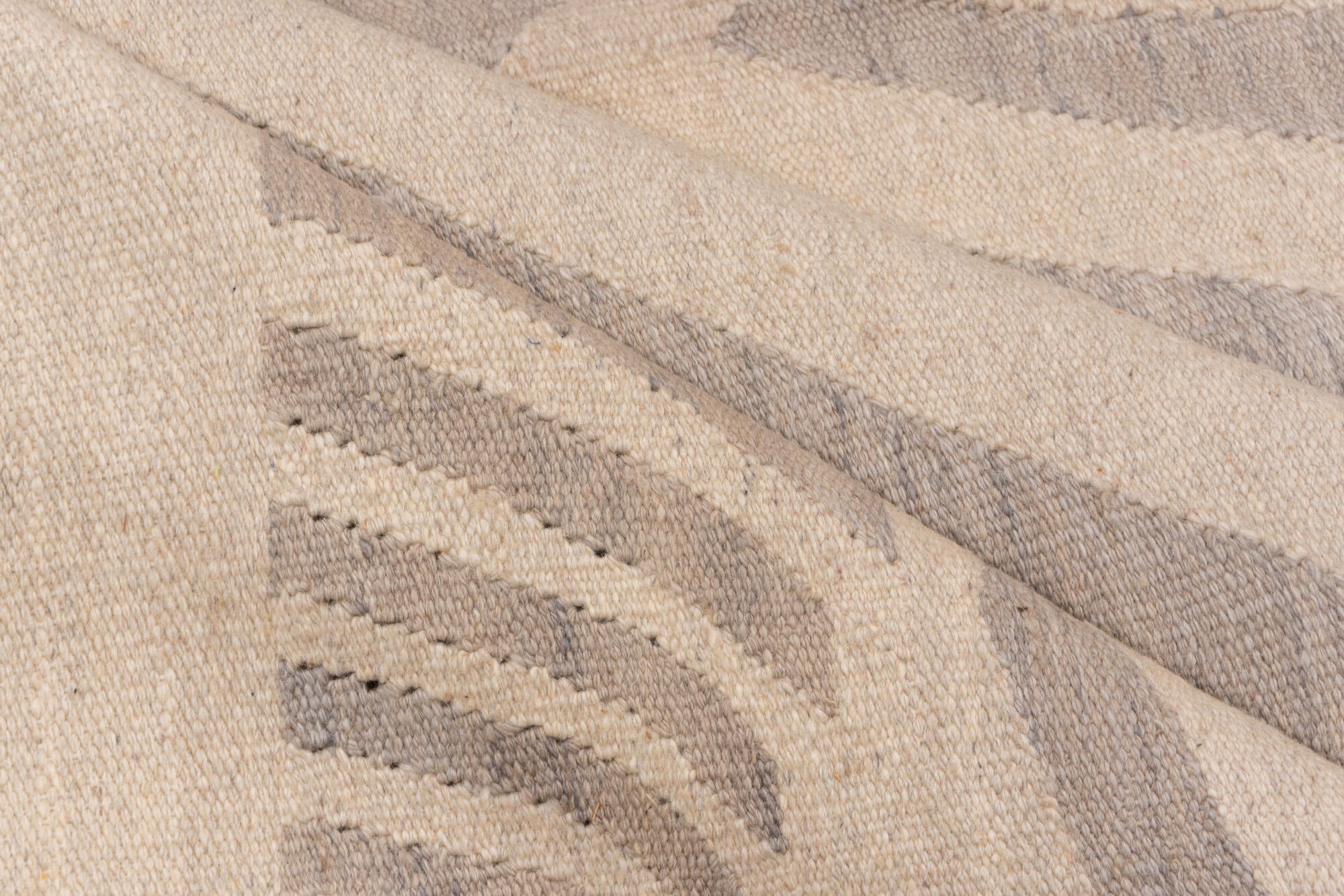 4' x 5' one-of-a-kind handmade vintage Kilim small size rug. Color palette: gainsboro, gray, light gray, off-white, pink