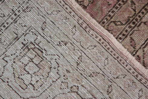 Vintage Sivas Area Rug (7' x 10')