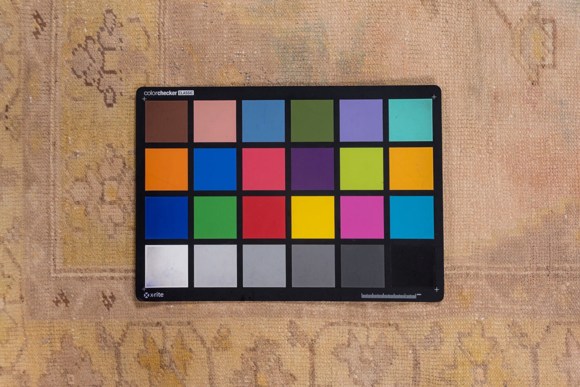 3' x 6' one-of-a-kind handmade vintage Sarab small size rug. Color palette: brown, gray, light gray, off-white, orange, pink