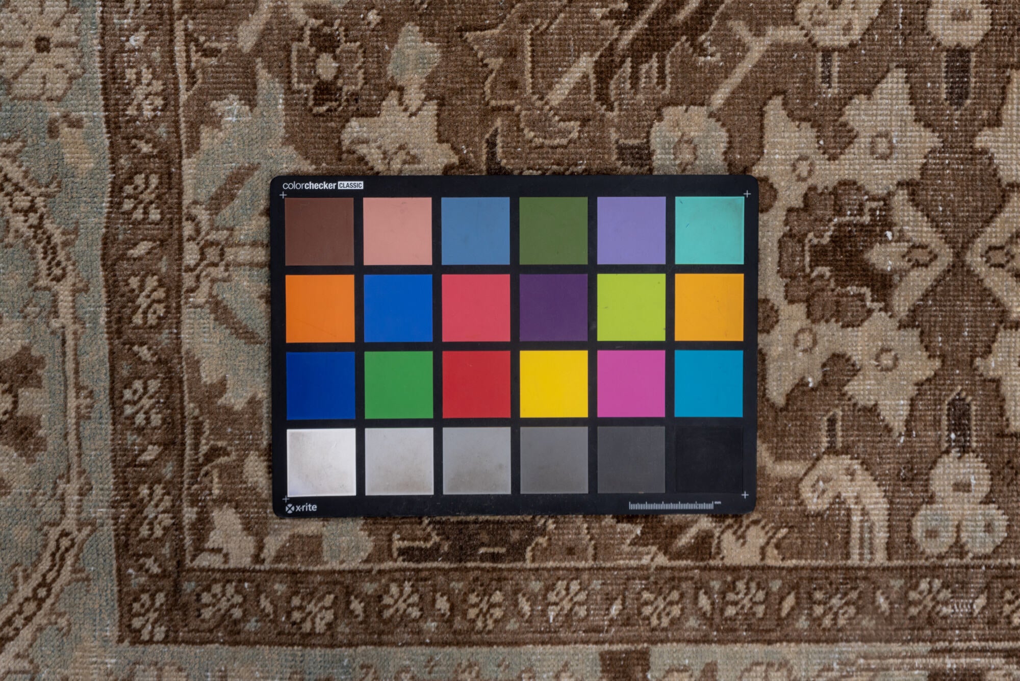 6' x 10' one-of-a-kind handmade vintage Heriz large size rug. Color palette: brown, gray, light gray, off-white, pink, snow