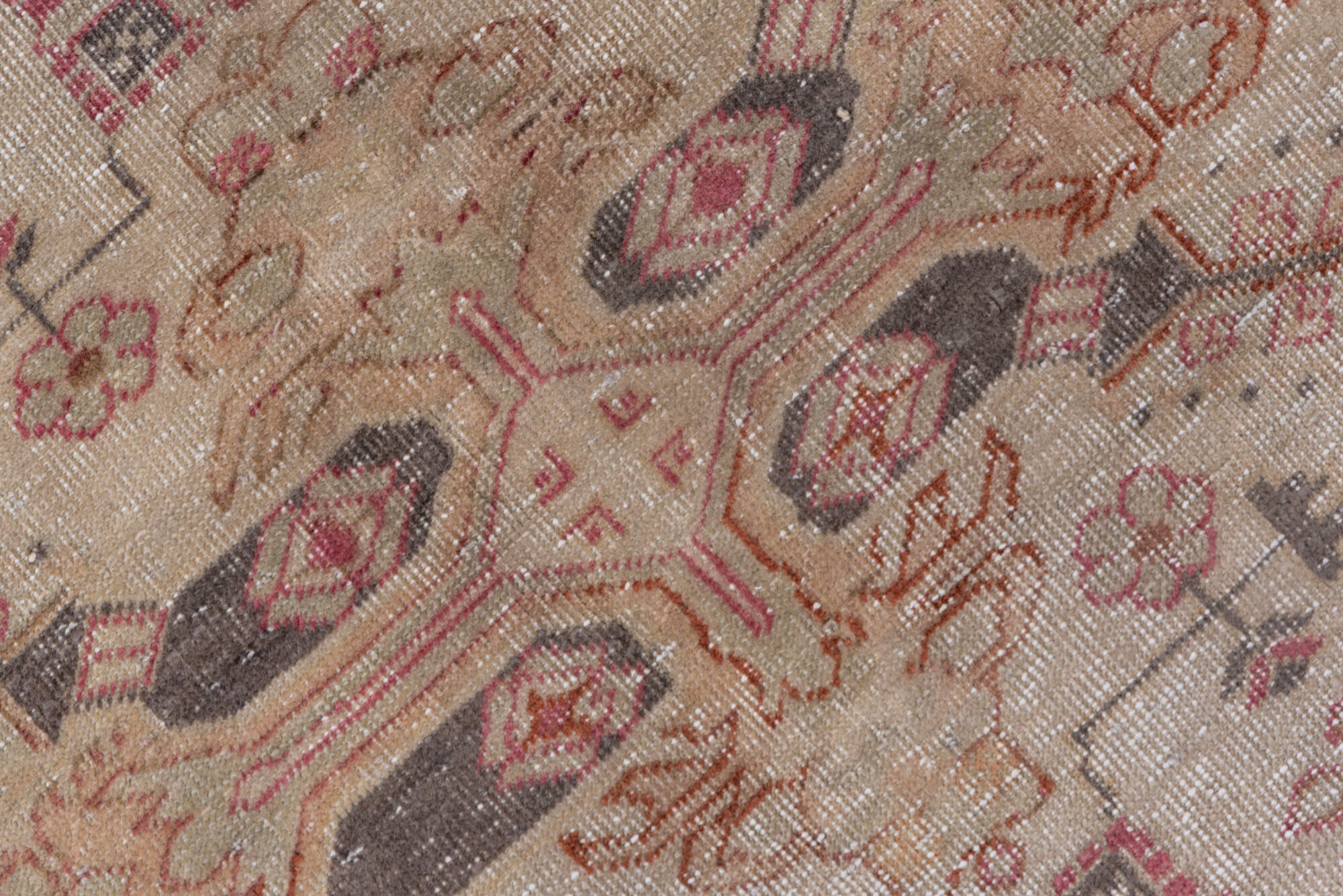 6' x 9' one-of-a-kind handmade vintage Sivas medium size rug. Color palette: brown, dark gray, dim gray, gray, light gray