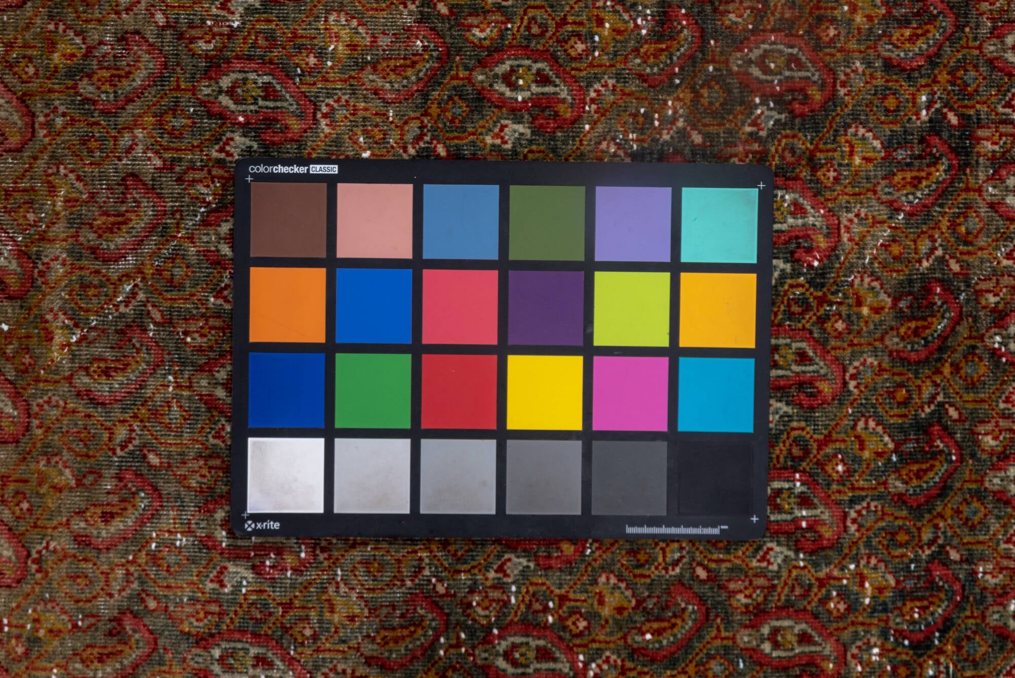 4' x 6' one-of-a-kind handmade vintage Sarouk small size rug. Color palette: brown, gray, pink