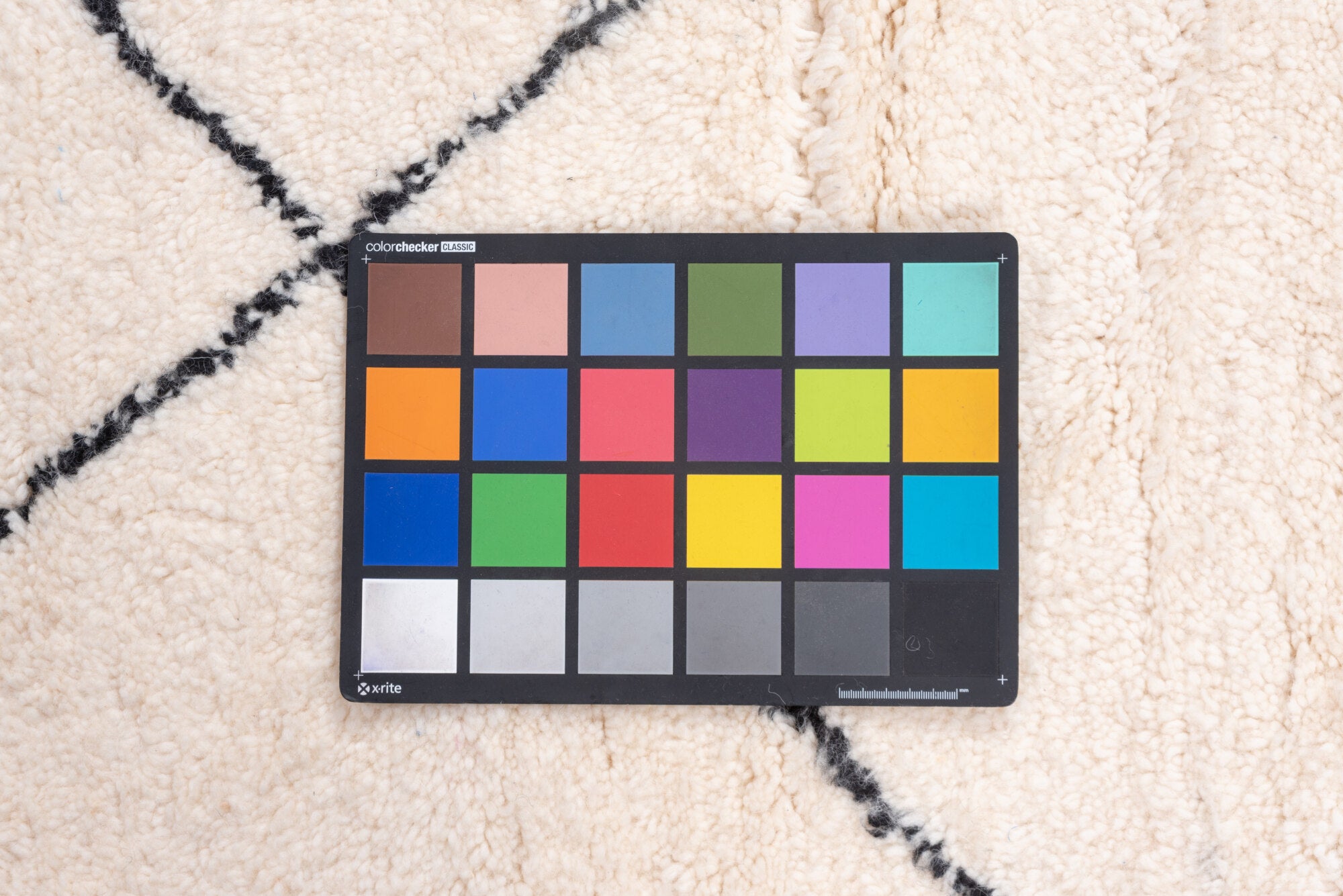 10' x 13' one-of-a-kind handmade vintage Moroccan large size rug. Color palette: antiquewhite, black, dark gray, dim gray