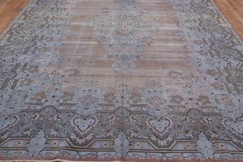 Vintage Distressed Area Rug (9' x 13')