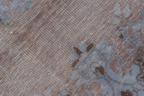 Vintage Distressed Area Rug (9' x 13')