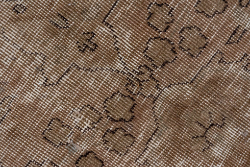 Vintage Distressed Area Rug (6' x 9')