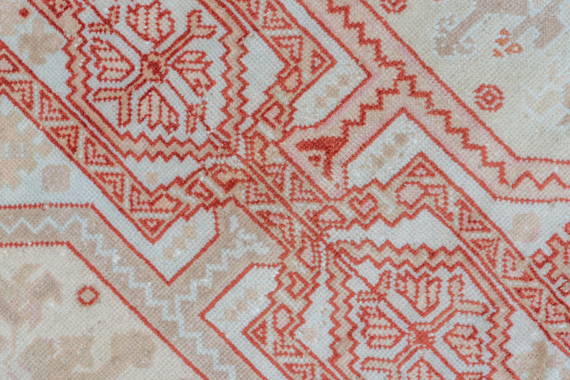 9' x 15' one-of-a-kind handmade vintage Sivas rug. Color palette: brown, gainsboro, gray, light gray, off-white, pink, red