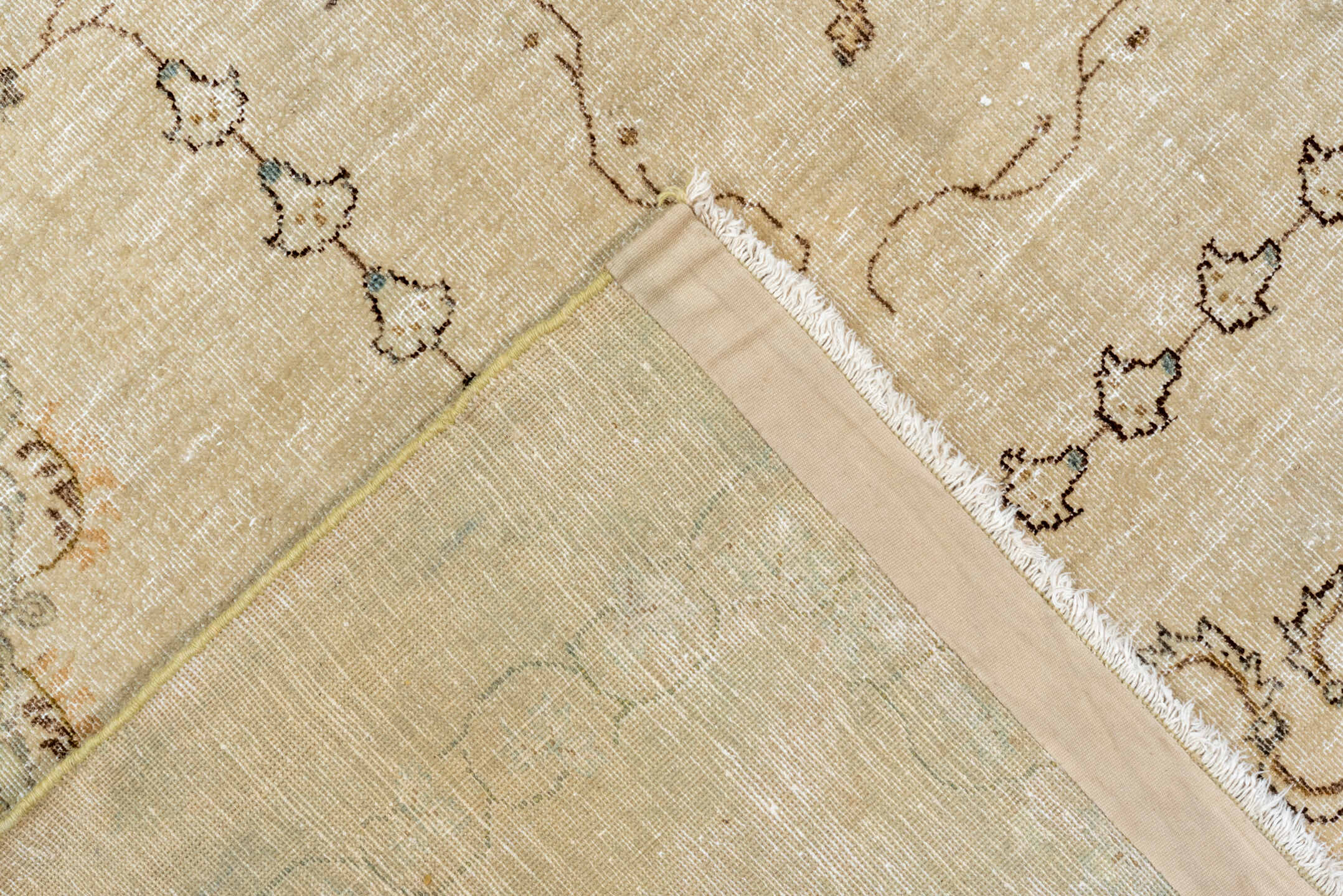 8' x 11' one-of-a-kind handmade vintage Kashan large size rug. Color palette: off-white, gray, light gray, brown, gainsboro