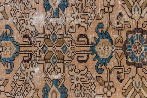 Vintage Distressed Area Rug (5' x 9')