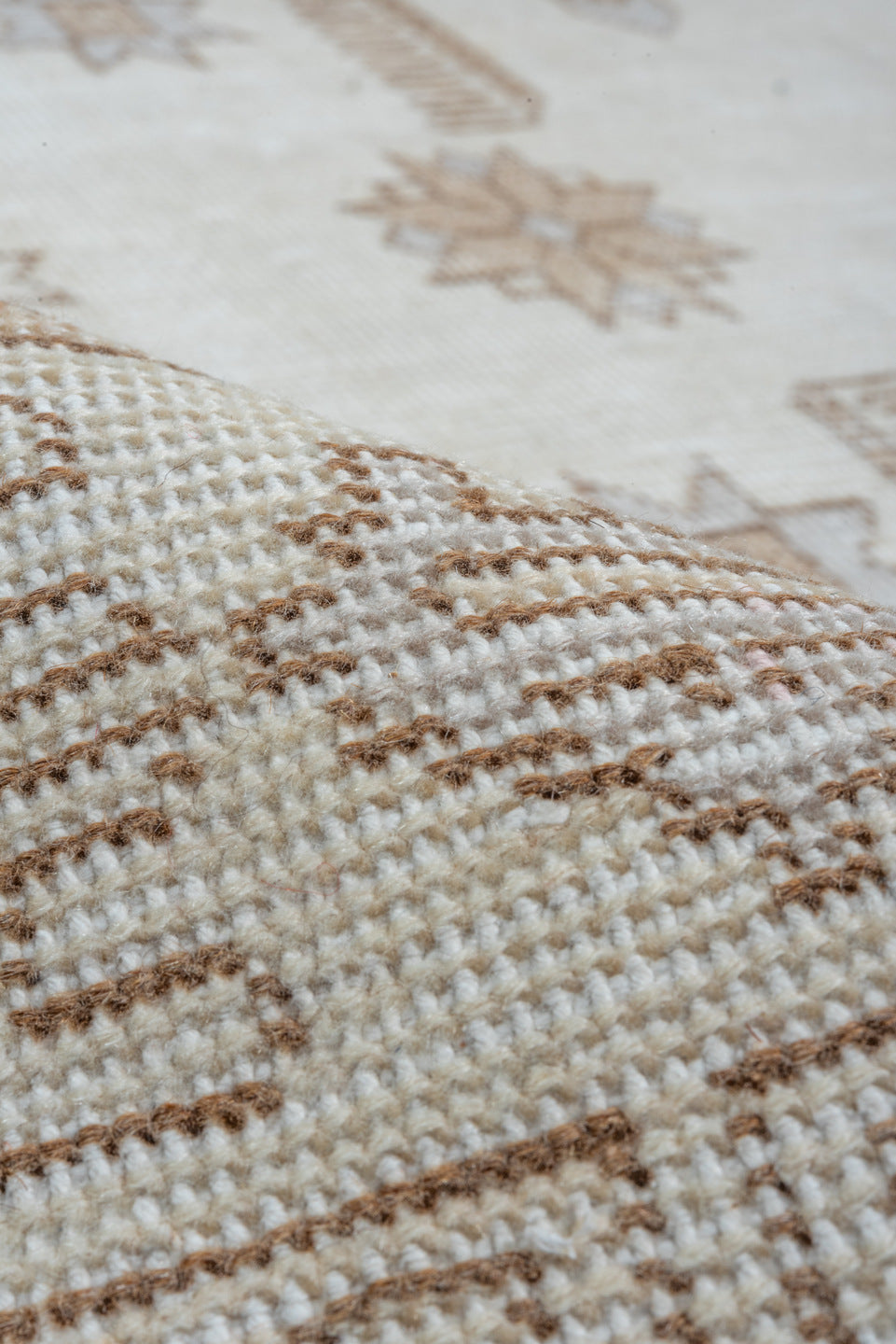 11' x 18' one-of-a-kind handmade vintage Tabriz oversize rug. Color palette: gray, off-white, light gray, pink, gainsboro