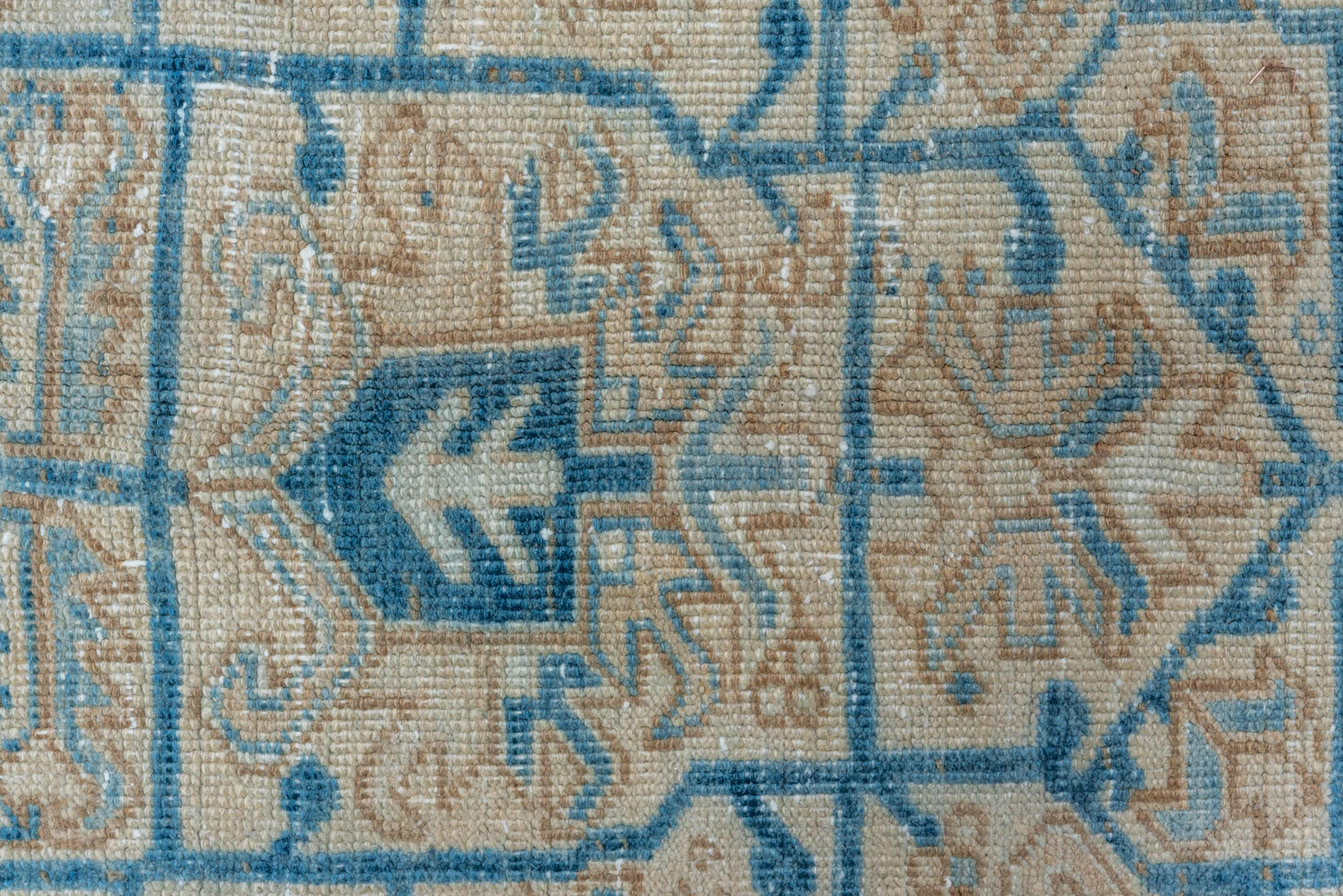 8' x 10' one-of-a-kind handmade vintage Heriz large size rug. Color palette: gray, blue, light gray, off-white, arapawa