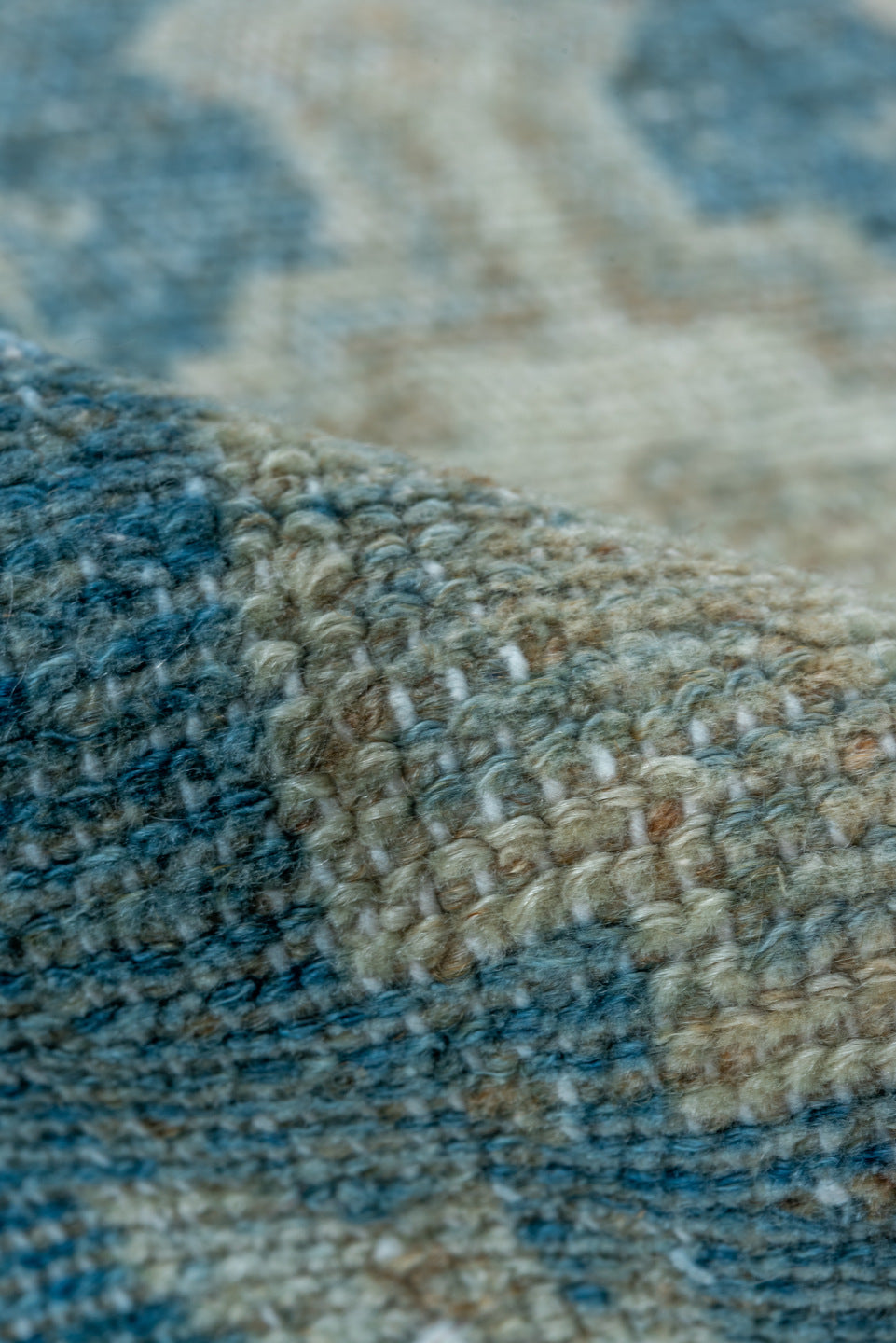 3' x 5' one-of-a-kind handmade vintage Malayer small size rug. Color palette: light gray, gray, off-white, blue, arapawa