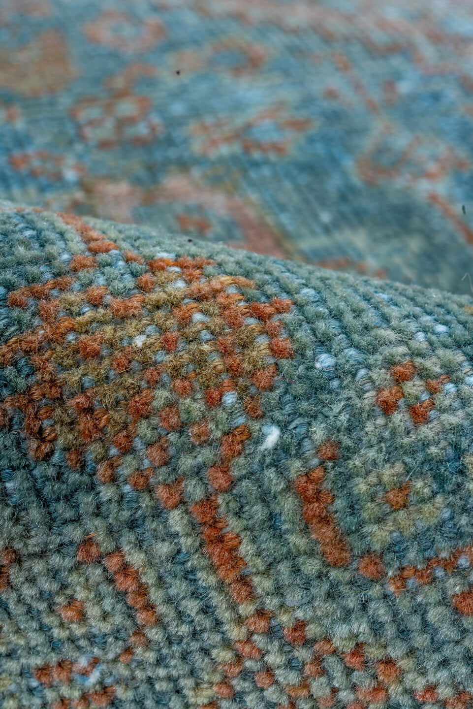 4' x 6' one-of-a-kind handmade vintage Mahal small size rug. Color palette: blue, gray, light blue, brown, light gray, black