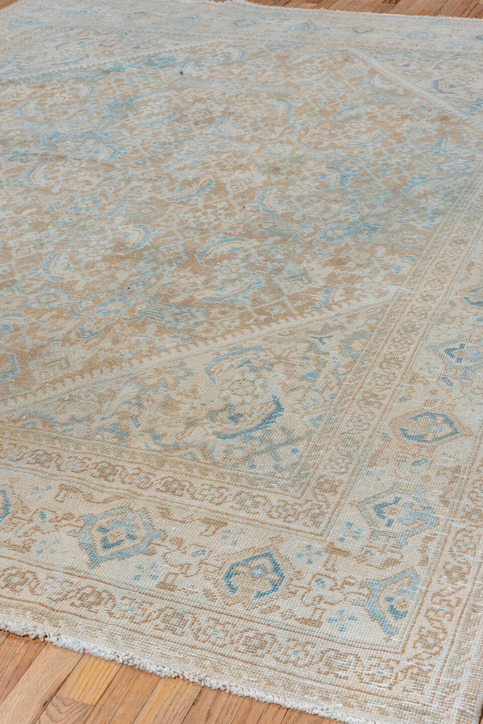 8' x 10' one-of-a-kind handmade vintage Mahal large size rug. Color palette: off-white, gray, brown, light gray, light blue