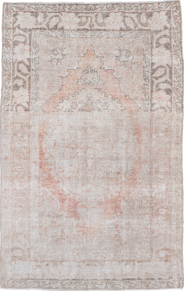 4' x 6' one-of-a-kind handmade vintage Oushak small size rug. Color palette: gray, pink, light gray, off-white, gainsboro