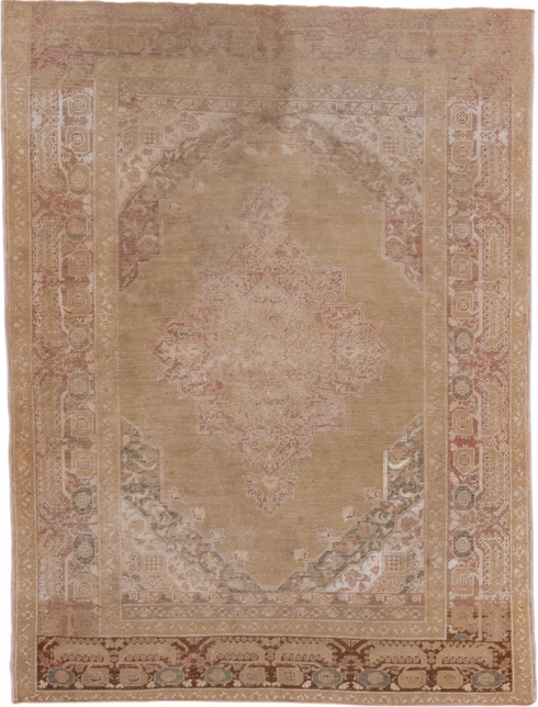 Vintage Kaisary Area Rug (4' x 5')