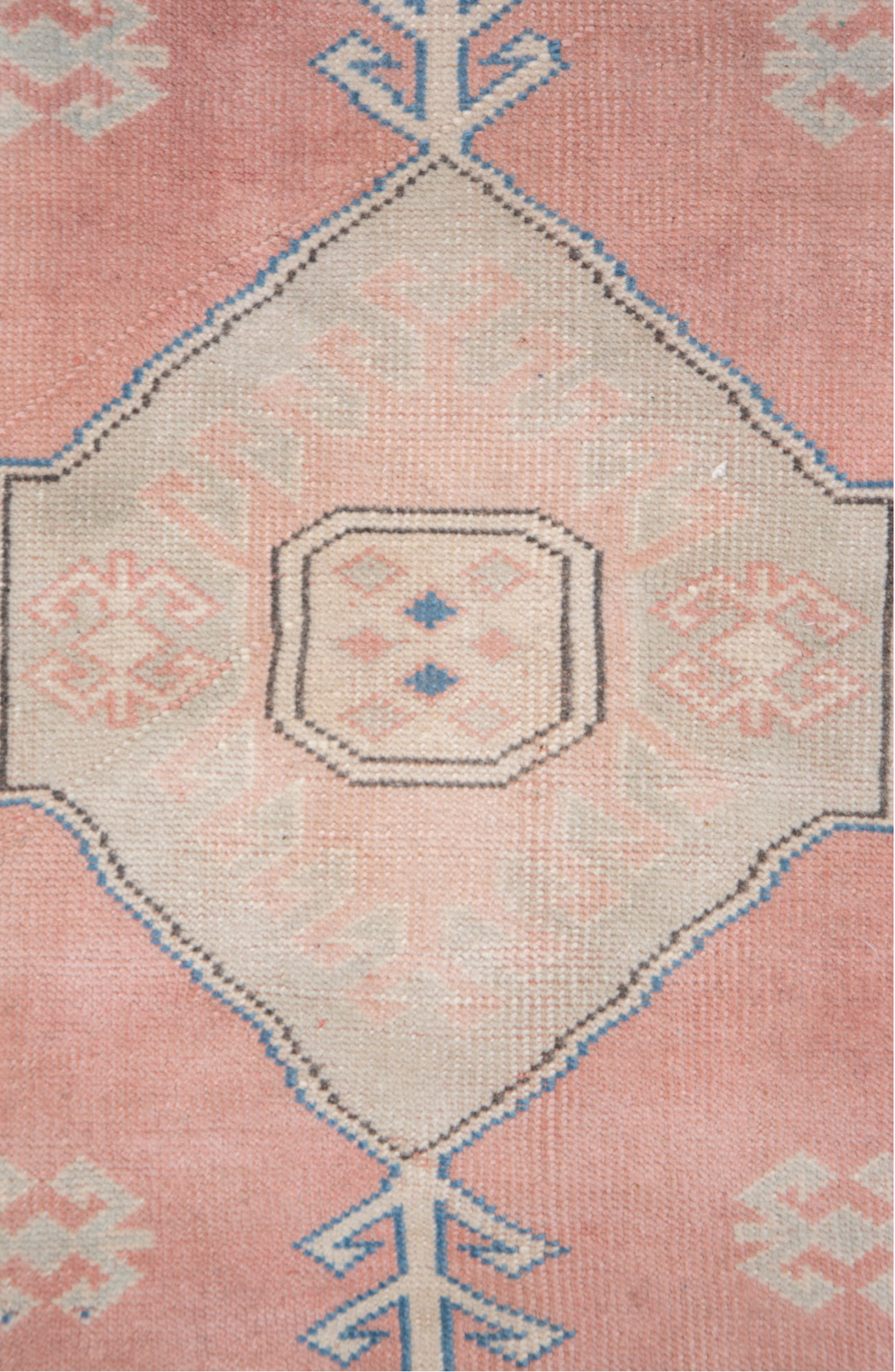 3' x 4' one-of-a-kind handmade vintage Oushak small size rug. Color palette: gray, light gray, off-white, pink, snow, white