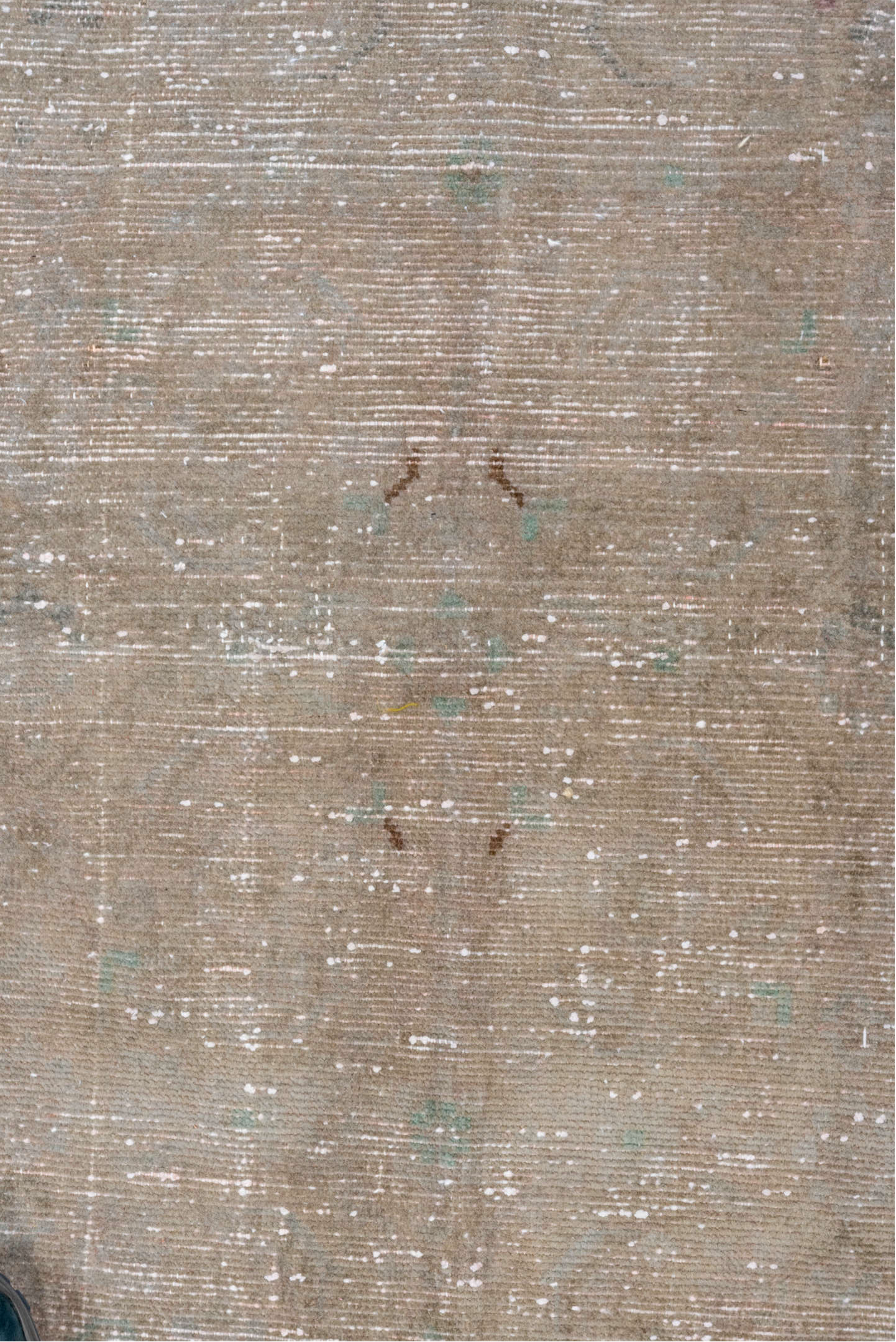 7' x 10' one-of-a-kind handmade vintage Malayer large size rug. Color palette: gray, light gray, off-white, brown