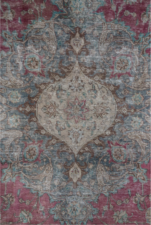 Vintage Distressed Area Rug (7' x 13')