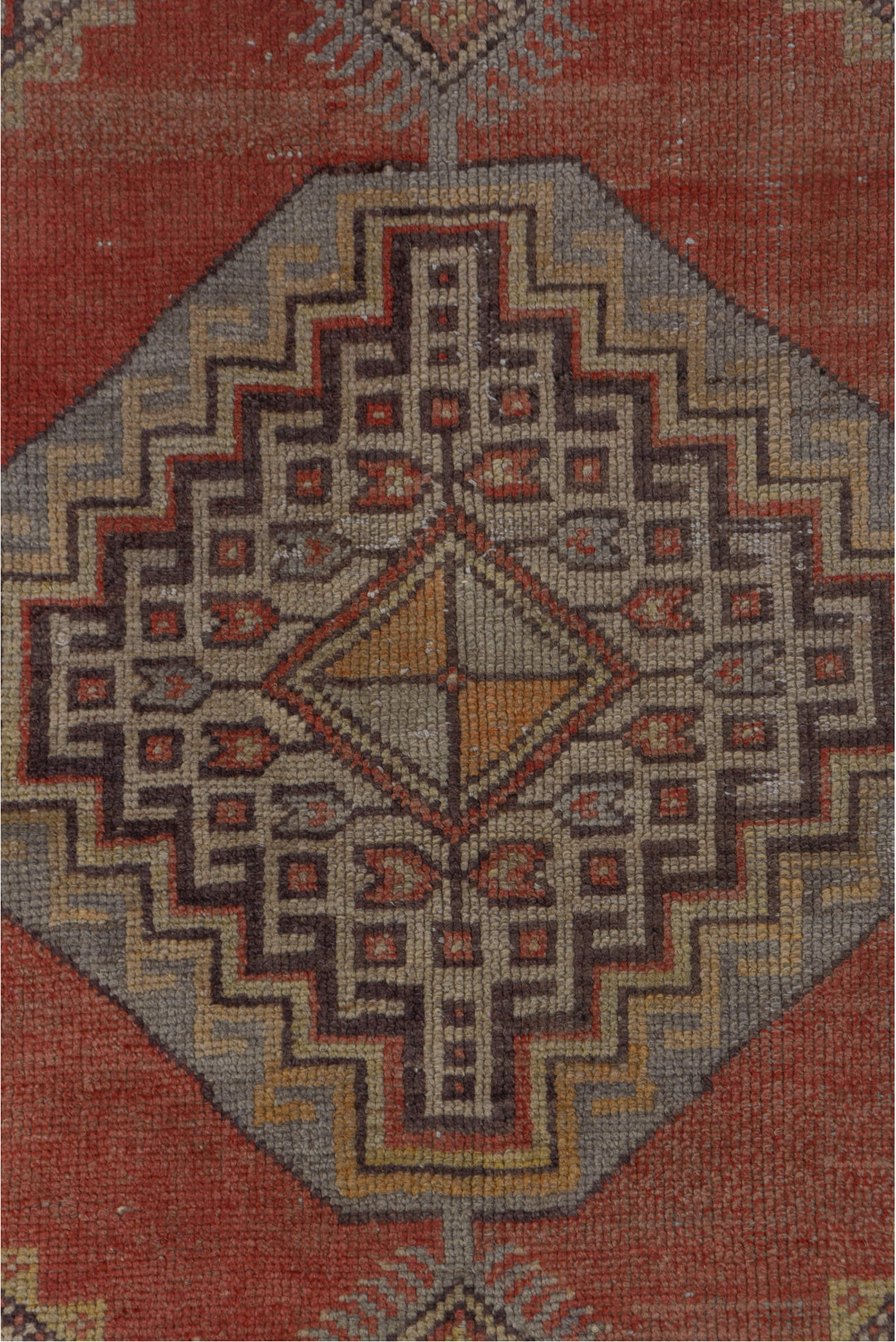 3' x 5' one-of-a-kind handmade vintage Oushak small size rug. Color palette: brown, gray, light gray, off-white, pink, red