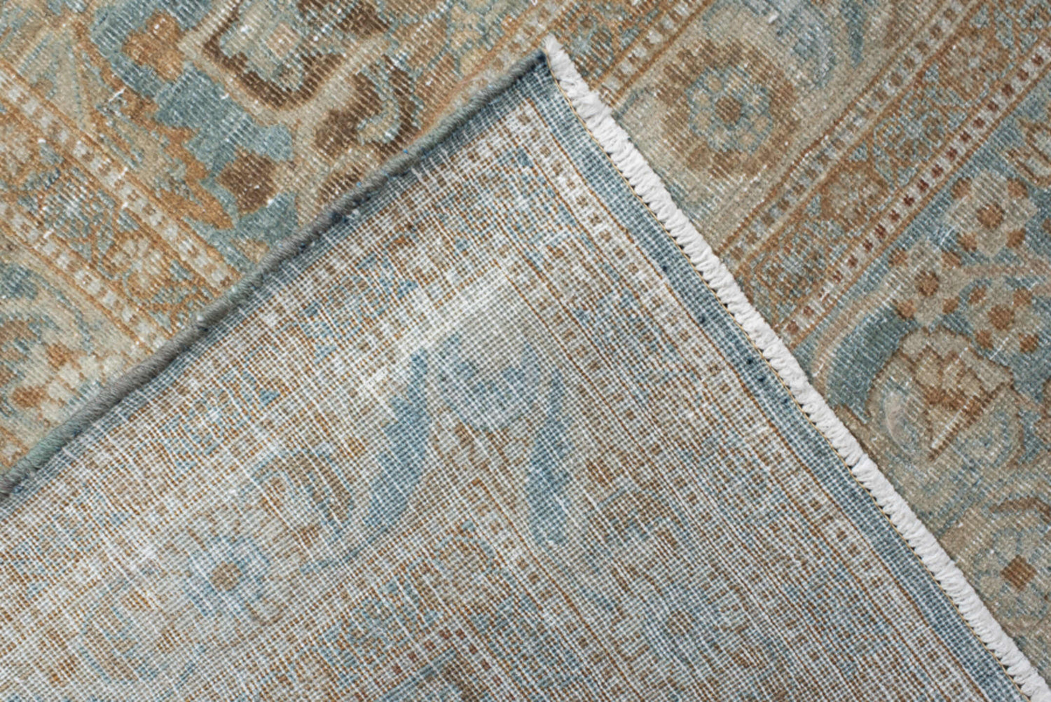 7 Simple Ways a Rug Can Completely Transform a Room (That Designers Swear By)