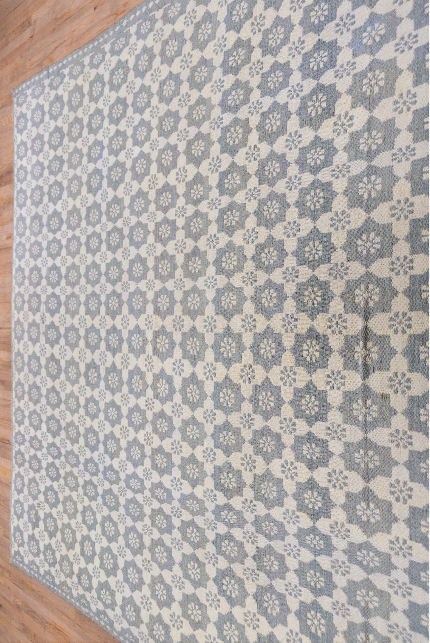 8' x 11' one-of-a-kind handmade antique Kilim large size rug. Color palette: ivory, slate, pale blue, gray, light blue