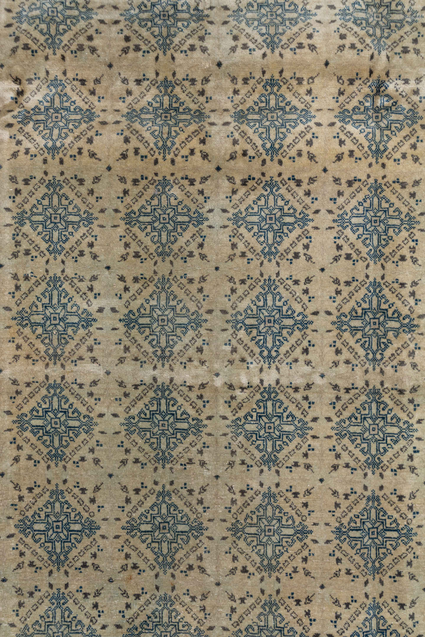 6' x 10' one-of-a-kind handmade antique Sivas large size rug. Color palette: ivory, pale blue, taupe, beige, soft brown